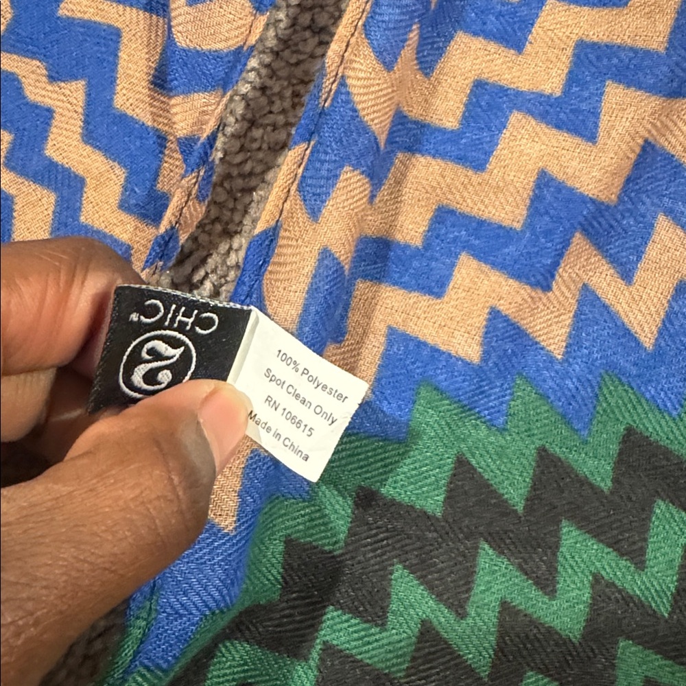2 Chic Chevron Multicolor Scarf - Picture 4 of 5